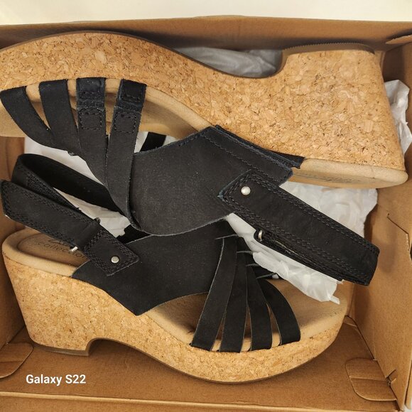 Clarks "Giselle Ivy" Black Nubuck Leather Wedges. NIB. Size 9 - Picture 9 of 11